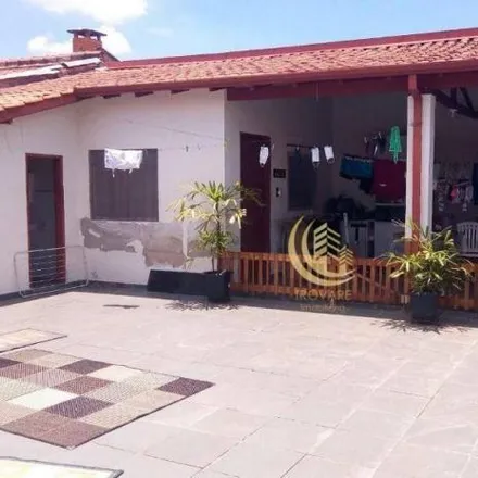 Buy this 3 bed house on Rua Areão in Cavarucanguera, Taubaté - SP