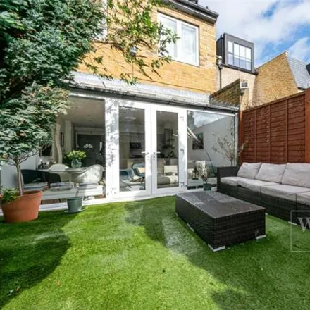 Image 2 - 130 Brondesbury Road, London, NW6 6BX, United Kingdom - Townhouse for sale