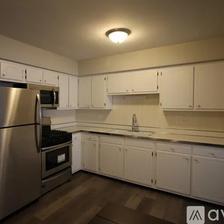 Rent this 1 bed apartment on 4812 N Hermitage Ave