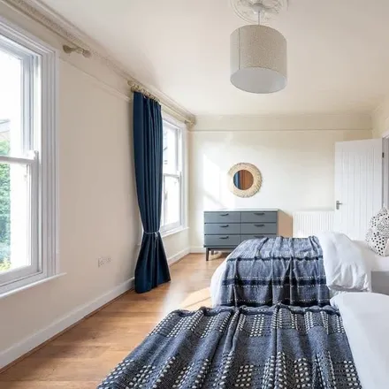 Rent this 3 bed duplex on Cambridge in CB4 3EF, United Kingdom
