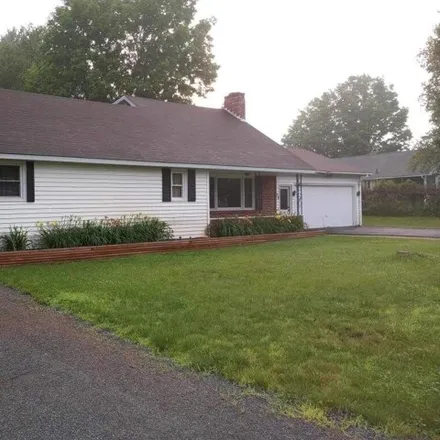 Image 2 - 28 Sanford Ln, Newcomb, New York, 12852 - House for sale