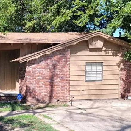 Buy this 3 bed house on 628 South 105th East Place in Tulsa, OK 74128