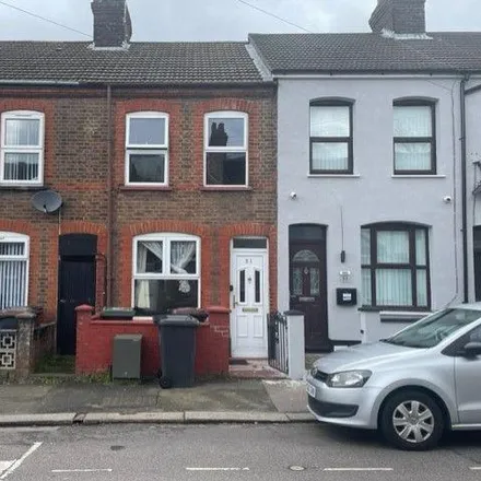 Rent this 2 bed townhouse on Althorp Road in Luton, LU3 1JX