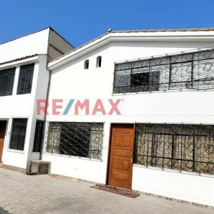Buy this 6 bed house on Avenida Central 270 in Santiago de Surco, Lima Metropolitan Area 15023