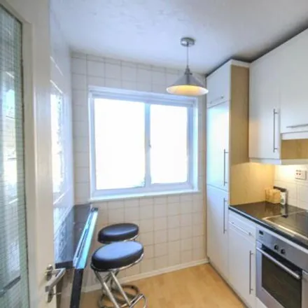 Image 2 - Barnston Way, Hutton, CM13 1YL, United Kingdom - Apartment for rent