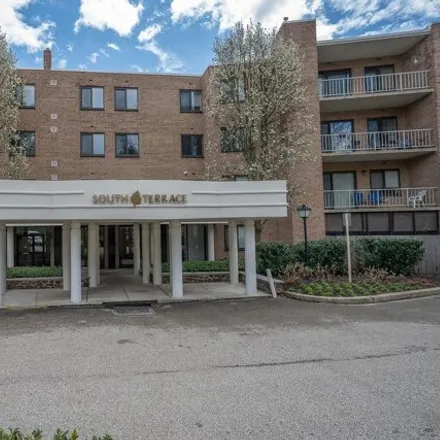 Buy this 1 bed condo on Oakhill Apartments (West Terrace) in Oakwood Drive, Hollow Woods