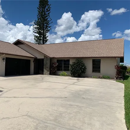Image 3 - 2227 Southeast 26th Street, Cape Coral, FL 33904, USA - House for sale