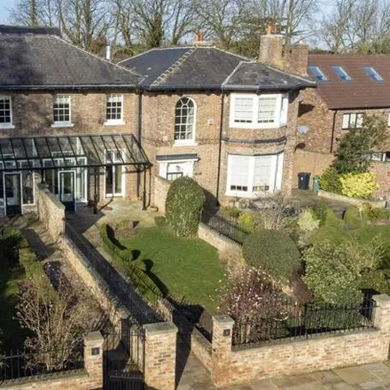 Image 5 - 21 College Court, York, YO24 1UH, United Kingdom - House for sale