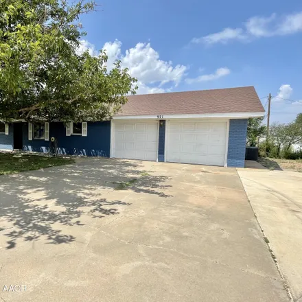 Buy this 3 bed house on Sts. Peter and Paul Parish in 915 South Maddox Avenue, Dumas