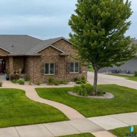 Buy this 5 bed house on 130 West 77th Street in Sioux Falls, SD 57108