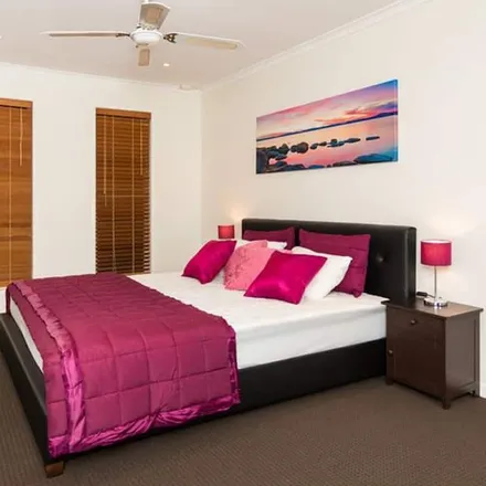 Image 1 - Broadbeach Waters QLD 4218, Australia - House for rent