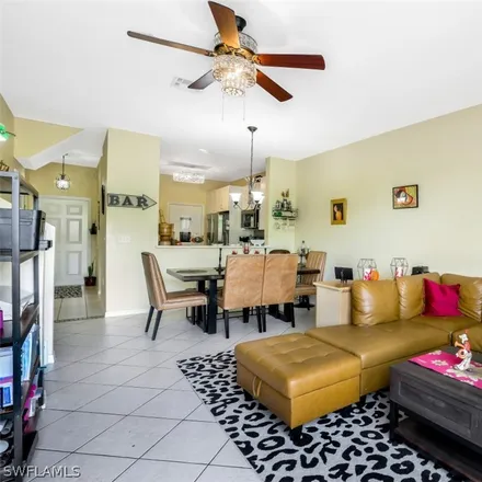 Image 4 - 4136 Woodside Avenue, Fort Myers, FL 33916, USA - Townhouse for sale