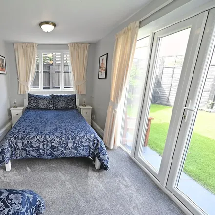 Rent this 4 bed townhouse on Stratford-upon-Avon in CV37 9QA, United Kingdom