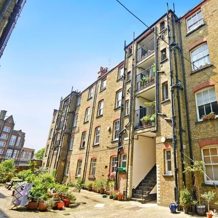 Rent this 1 bed apartment on Welwyn Street in London, E2 0JL