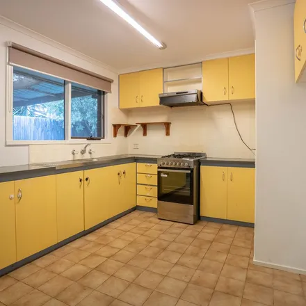 Image 6 - 12 Sutherland Avenue, Melton South VIC 3338, Australia - Apartment for rent