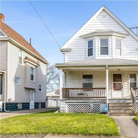 Buy this 3 bed house on 118 Hamilton Street in Elyria, OH 44035