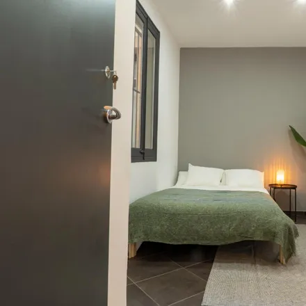 Rent this 4 bed room on Carrer de Ferran in 5, 08002 Barcelona