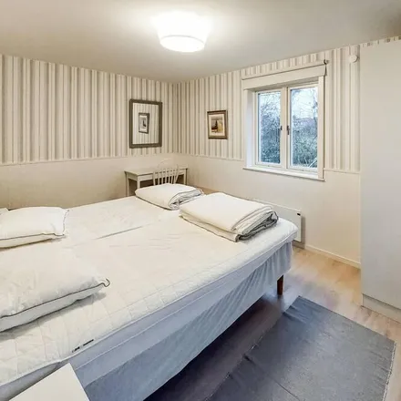 Rent this 6 bed house on Torekovgatan in 263 32 Höganäs, Sweden