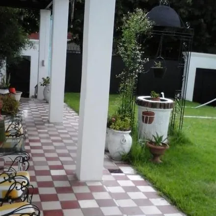 Rent this 4 bed house on Libertad 899 in Centro, 1878 Quilmes