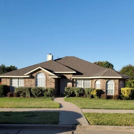 Rent this 3 bed house on 2901 Creek Valley Drive in Garland, TX 75040
