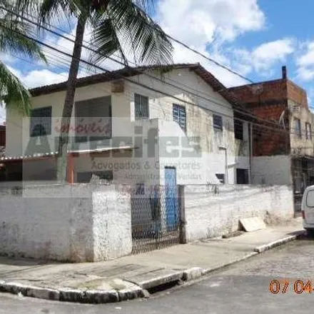 Rent this 2 bed house on Praça General San Martin in Rua Vinte e Um de Abril, San Martin