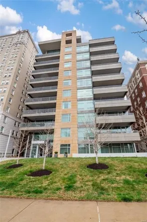 Buy this 2 bed condo on 4545 Lindell Boulevard in St. Louis, MO 63108