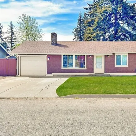 Buy this 4 bed house on 2001 South 300th Street in Federal Way, WA 98003