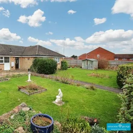 Buy this 2 bed house on Condor Close in Tilehurst, Berkshire
