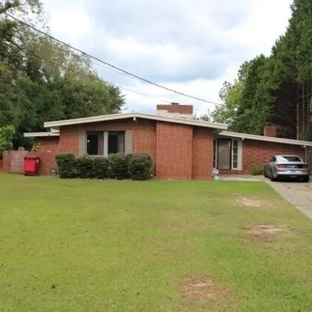 Buy this 3 bed house on 721 E McCarty St in Sandersville, Georgia
