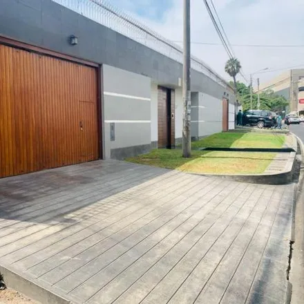 Rent this studio house on Jirón Las Camelias in La Molina, Lima Metropolitan Area 10051