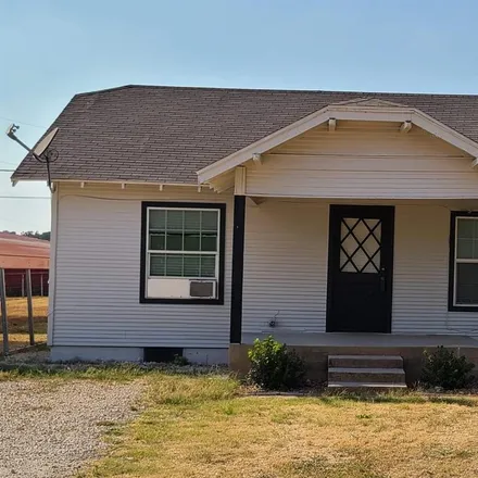 Buy this 2 bed house on 811 Lower Granberry Road in Stephenville, TX 76401