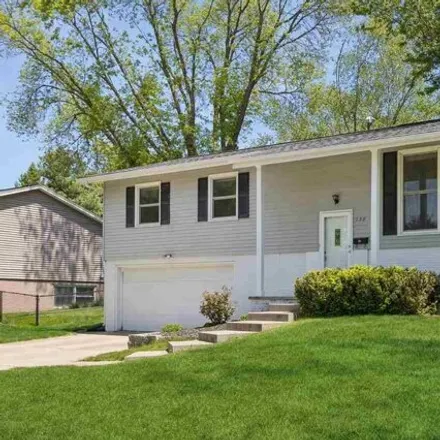 Buy this 3 bed house on 138 Dartmouth Street in Iowa City, IA 52245