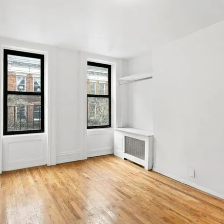 Image 3 - 223 East 21st Street, New York, NY 10010, USA - Apartment for rent