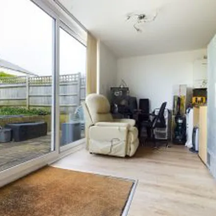 Image 4 - Steyning Avenue, Peacehaven, BN10 8HW, United Kingdom - Apartment for rent