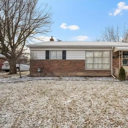 Rent this 3 bed house on 5396 Vivian Avenue in Dearborn Heights, MI 48125