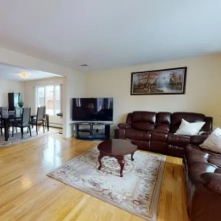 Rent this 3 bed apartment on 253 Warren Avenue