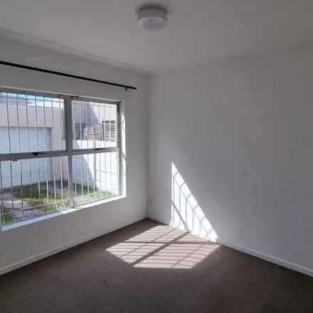 Image 7 - Rosmead Avenue, Kenilworth, Cape Town, 7708, South Africa - Apartment for rent