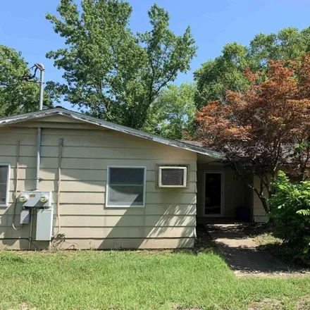 Buy this studio house on Fairway Park Road in Jackson County, IL