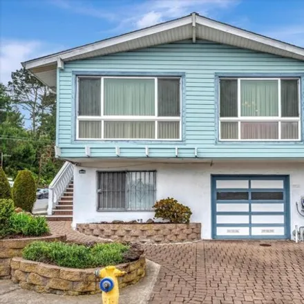 Buy this 3 bed house on 768 Saint Francis Boulevard in Daly City, CA 94015
