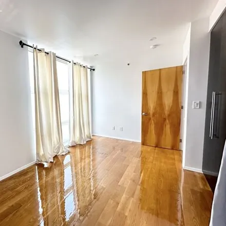 Image 7 - 240 North Henry Street, New York, NY 11222, USA - Townhouse for rent