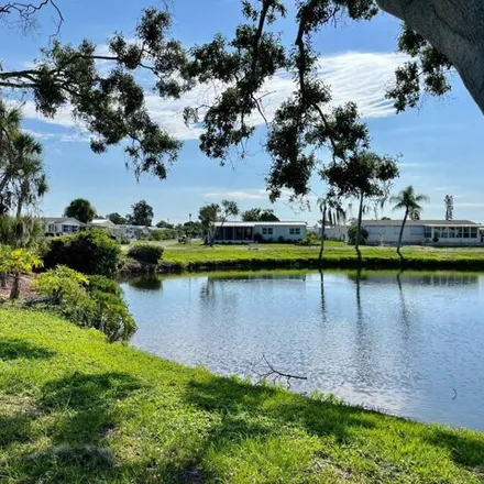 Buy this studio apartment on 908 East Questa Avenue in Venice, FL 34285