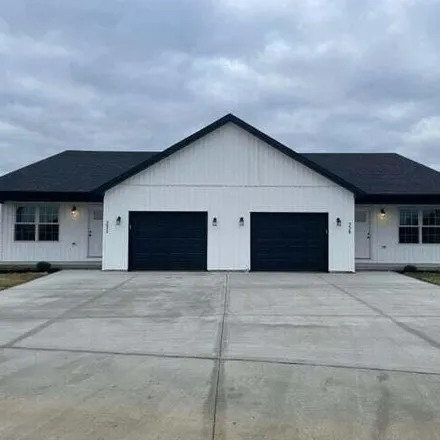 Rent this 3 bed house on Wyldwood Way in Berea, KY