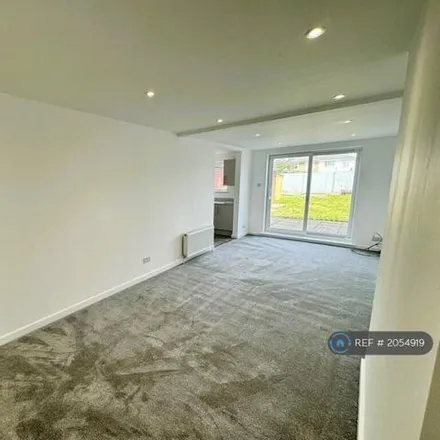 Image 2 - Barrack Road Autocentre, Barrack Road, Christchurch, BH23 2BD, United Kingdom - Duplex for rent