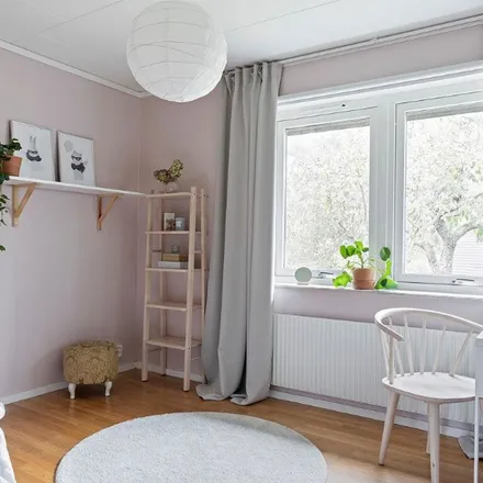 Rent this 6 bed apartment on Hagen in Blåeldsvägen, 449 34 Nödinge