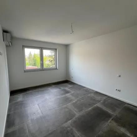 Image 9 - Auerbacher Straße 6, 60388 Frankfurt, Germany - Apartment for rent