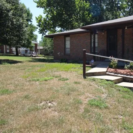 Rent this 3 bed house on 4244 E Santa Anna Dr in Columbia, Missouri