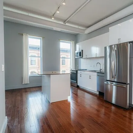 Rent this 2 bed apartment on 1427 N Milwaukee Ave