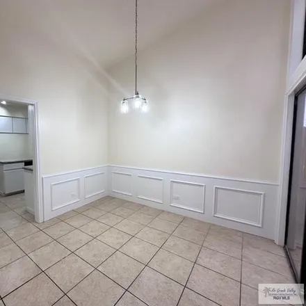 Image 3 - 2067 Fountain Bleau Boulevard, Brownsville, TX 78526, USA - Condo for sale