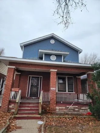 Buy this 4 bed house on 7537 South Oglesby Avenue in Chicago, IL 60617