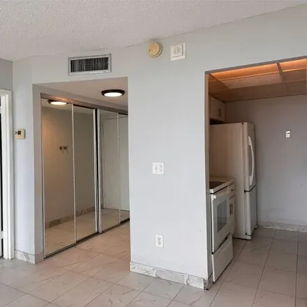 Image 8 - 2350 NE 135th St Apt 1406, North Miami, Florida, 33181 - Condo for rent